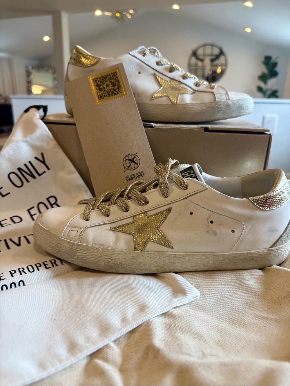 Golden goose White Leather Sneakers - Gold Accents